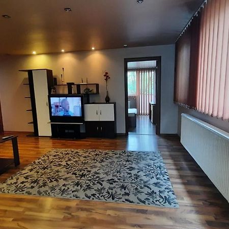Apartament Laurentiu - Etaj.1 Bucarest Esterno foto