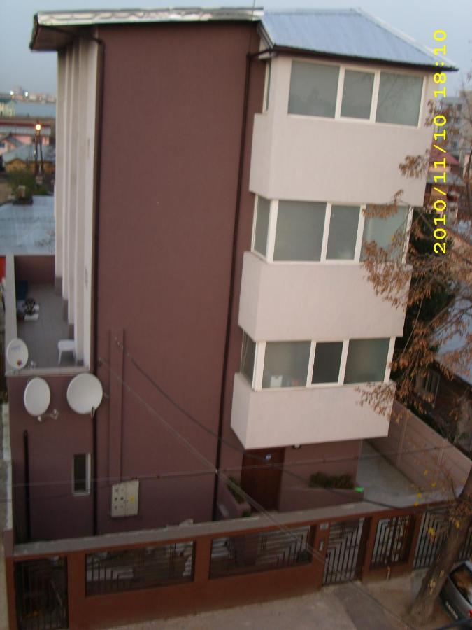 Apartament Laurentiu - Etaj.1 Bucarest Esterno foto