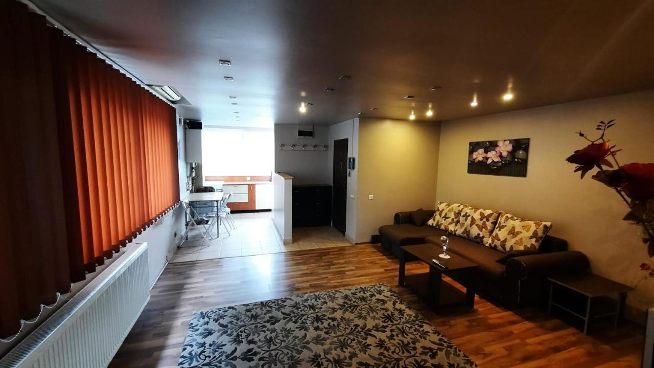 Apartament Laurentiu - Etaj.1 Bucarest Esterno foto
