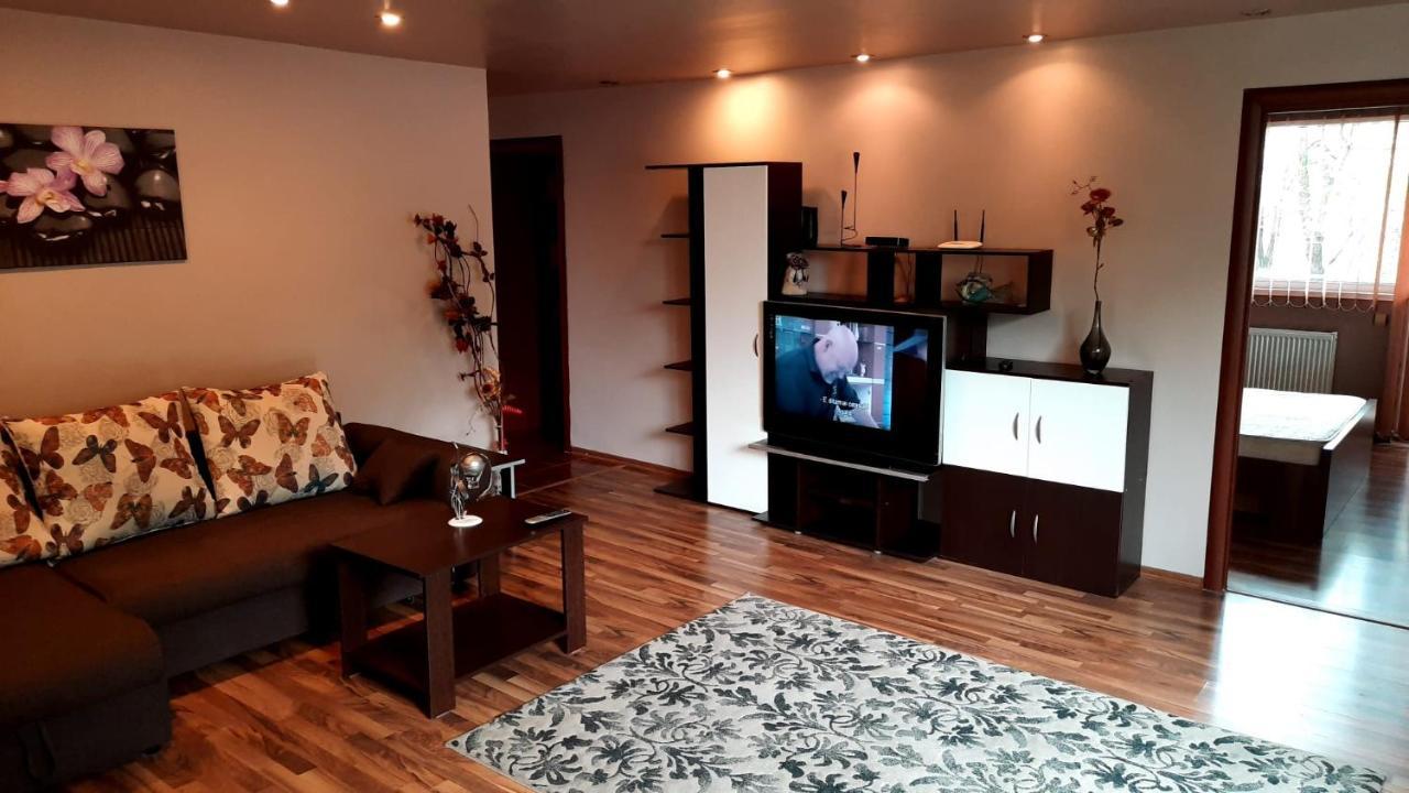 Apartament Laurentiu - Etaj.1 Bucarest Esterno foto