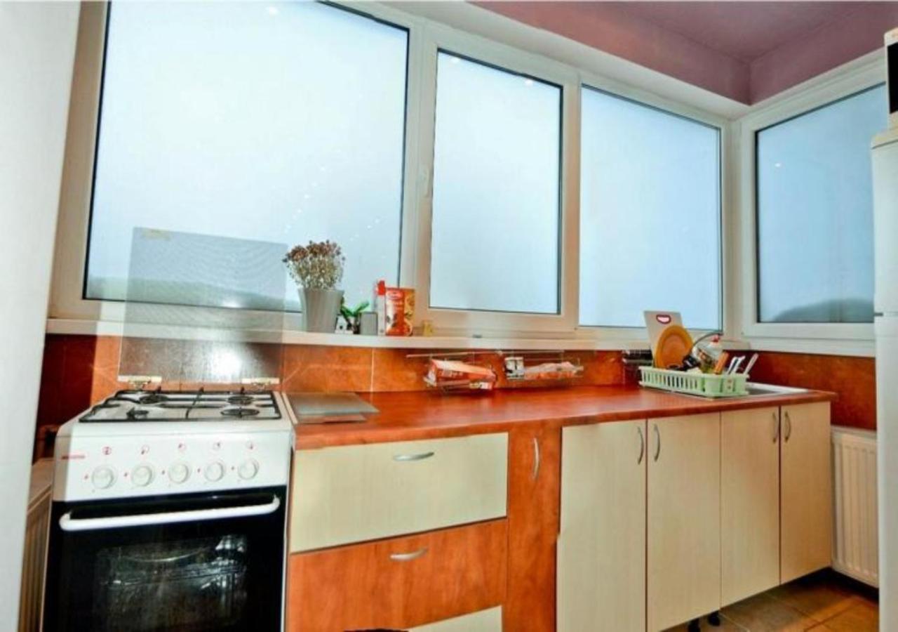 Apartament Laurentiu - Etaj.1 Bucarest Esterno foto