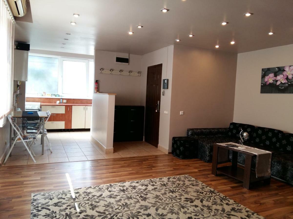 Apartament Laurentiu - Etaj.1 Bucarest Esterno foto