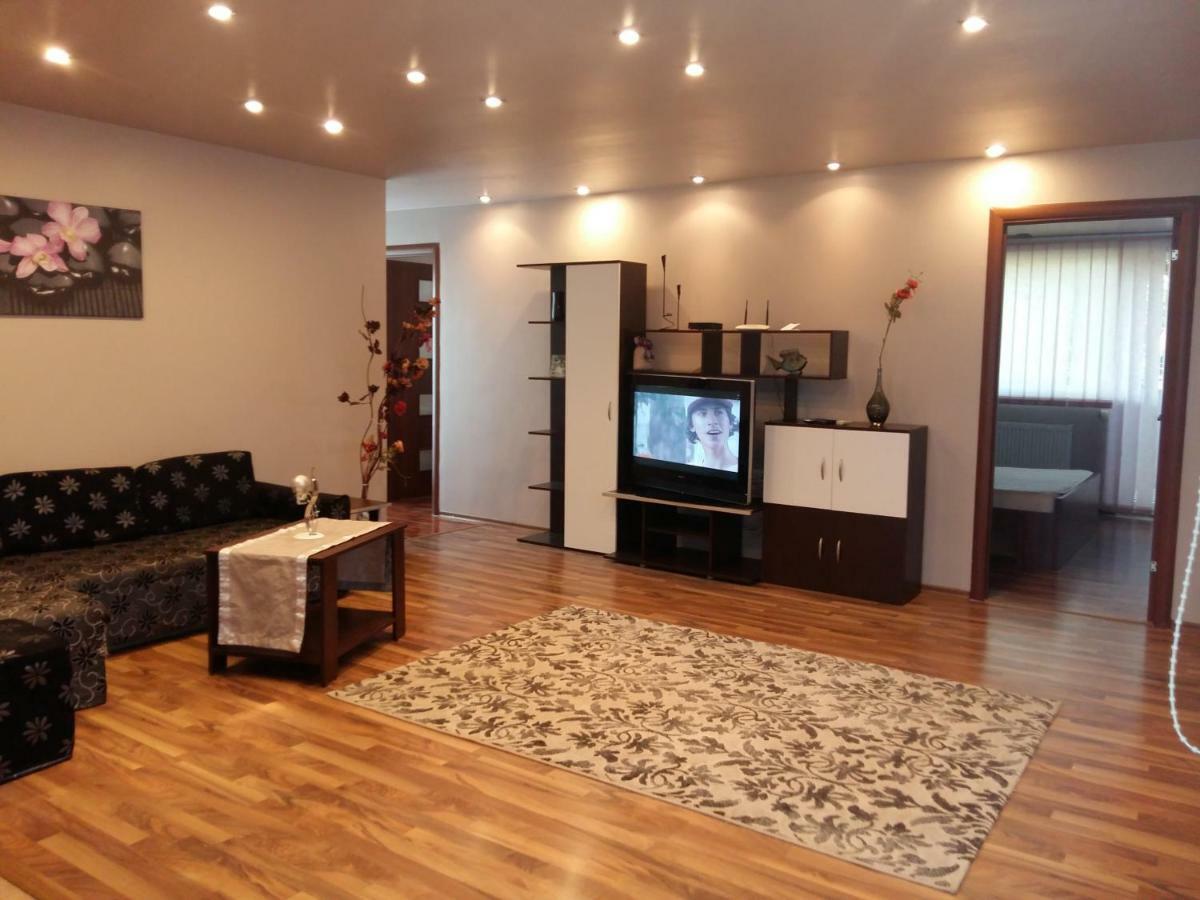 Apartament Laurentiu - Etaj.1 Bucarest Esterno foto
